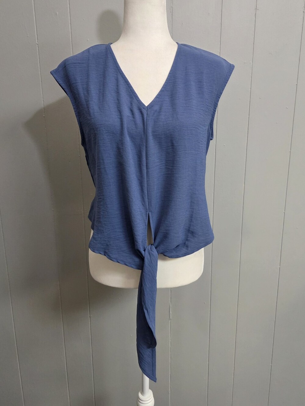 Fashion Blue Tie Front Sleeveless Blouse Size M